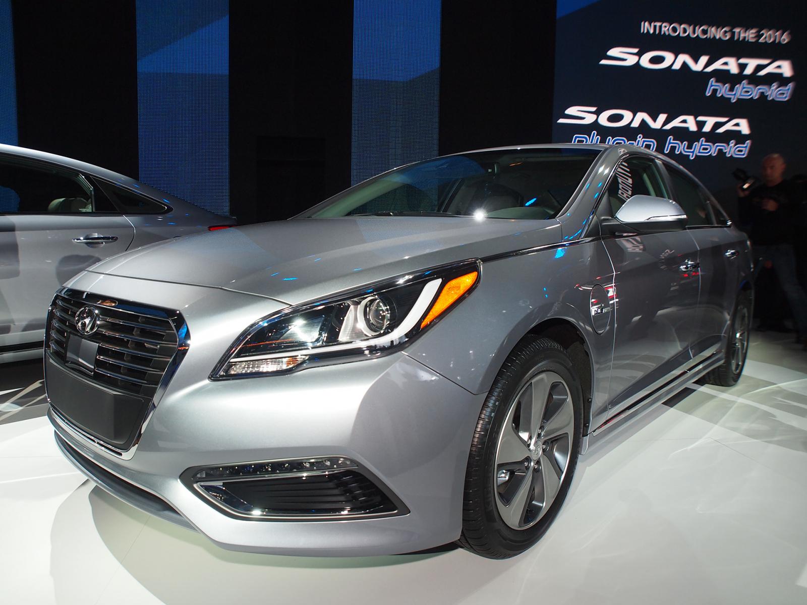 2016 HYUNDAI SONATA PLUGIN HYBRID EXPECTED TO DELIVER CLASSLEADING 2016 HYUNDAI SONATA PLUGIN HYBRID EXPECTED TO DELIVER CLASSLEADING