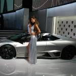 lamborghini_reventon_roadster_babes-17