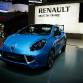 renault-wind-live-at-geneva-2010-11