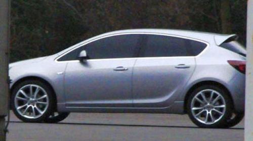 opel-astra-spy