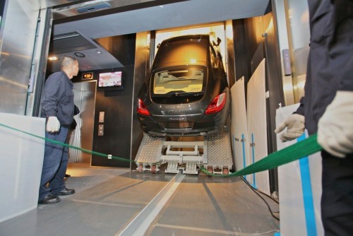 porsche-panamera-straight-up-1 porsche-panamera-straight-up-1