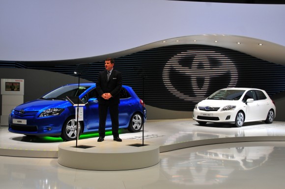 Toyota Auris HSD Hybrid 2010 Live at Geneva 2010