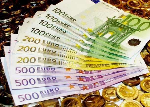 euro-geld euro geld 610x437 Τεκμήρια IX Αυτοκινήτων 2012