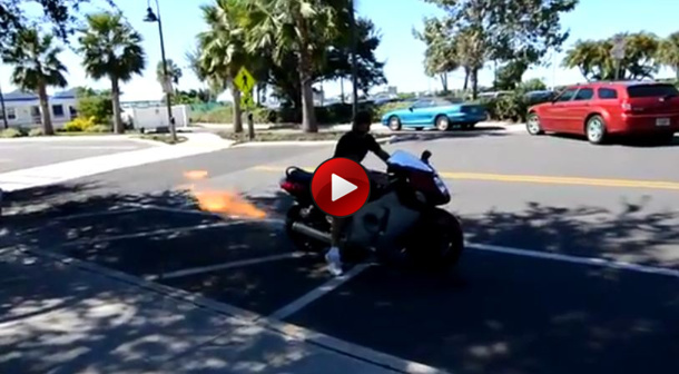 Video: &Mu;&iota;&alpha; Suzuki Hayabusa &mu;&epsilon; Jet &kappa;&iota;&nu;&eta;&tau;ή&rho;&alpha; &alpha;&pi;ό έ&nu;&alpha; F14