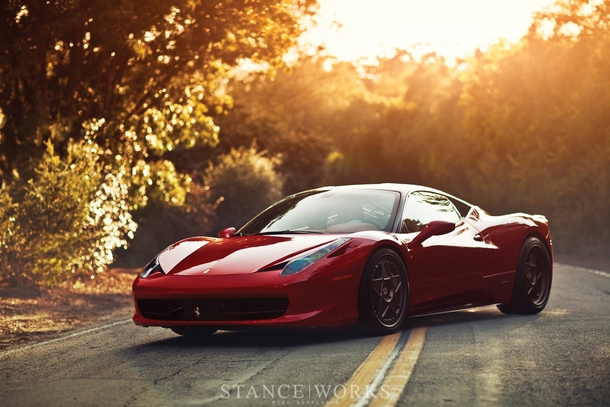 Ferrari 458 Italia &mu;&epsilon; HRE &zeta;ά&nu;&tau;&epsilon;&sigmaf;, &epsilon;&nu;ώ &mu;&iota;&alpha; Milano 458 Italia &beta;&rho;ί&sigma;&kappa;&epsilon;&tau;&alpha;&iota; &sigma;&tau;&omicron; Dubai [w/videos]