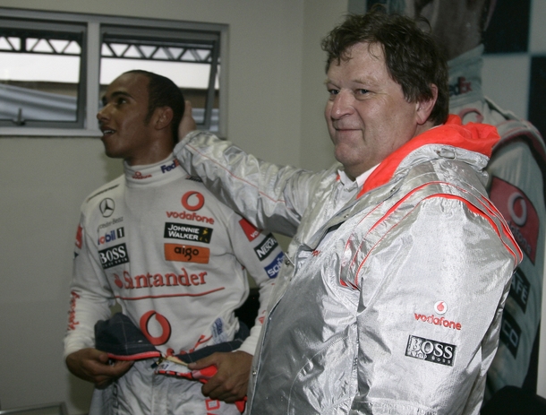 Motorsports / Formula 1: World Championship 2008, GP of Brazil Η Mercedes διαψεύδει ότι βρίσκεται σε συζητήσεις με τον Hamilton για το 2013