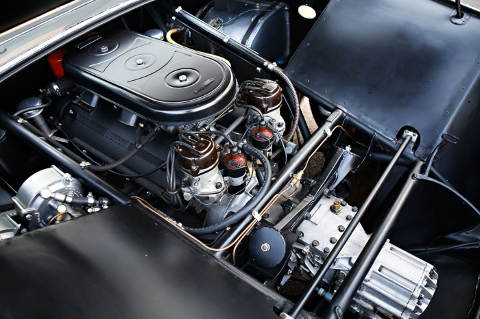 http://www.autoblog.gr/wp-content/uploads/2014/07/1966-ferrari-365-p-berlinetta-speciale-auction-004-1-700x466.jpg