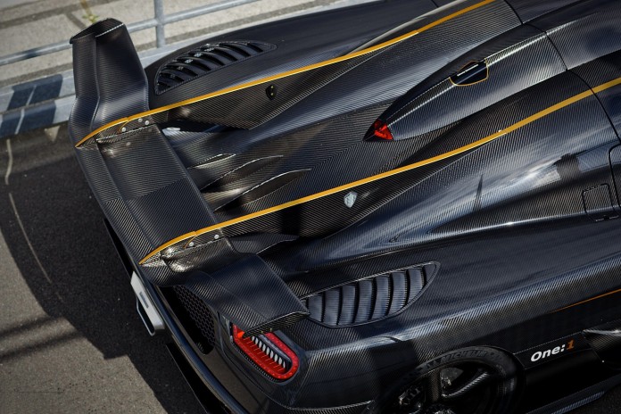 8-carbon-fiber-koenigsegg-one-1-goodwood-fos-rear-wing