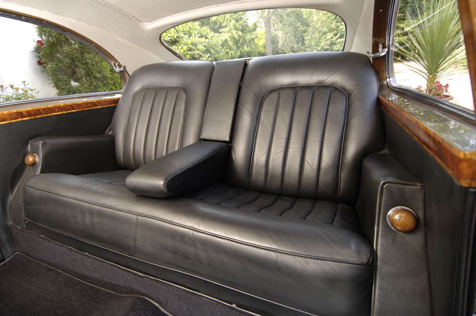 1959_Bentley_S1_Continental_Sport_Saloon_0001