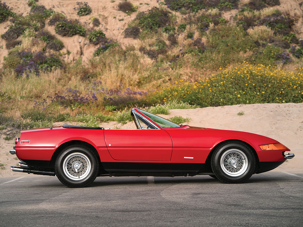 1972_Ferrari_365_GTB:4_Daytona_Spider_by_Scaglietti_05