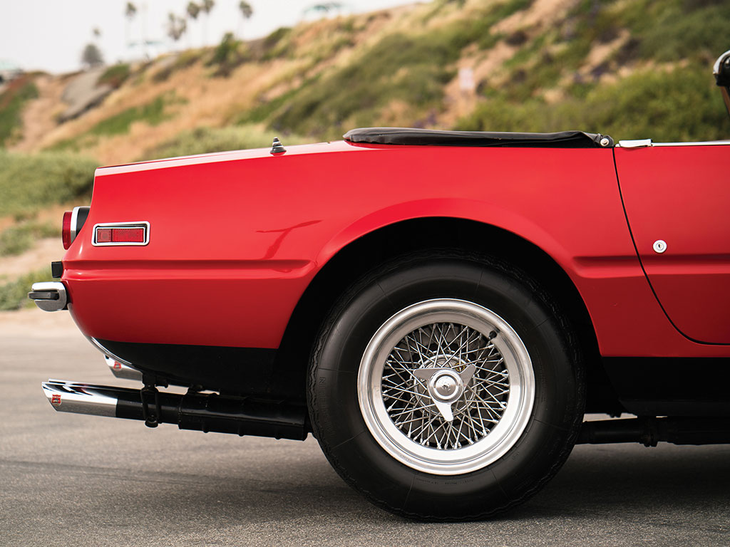 1972_Ferrari_365_GTB:4_Daytona_Spider_by_Scaglietti_07