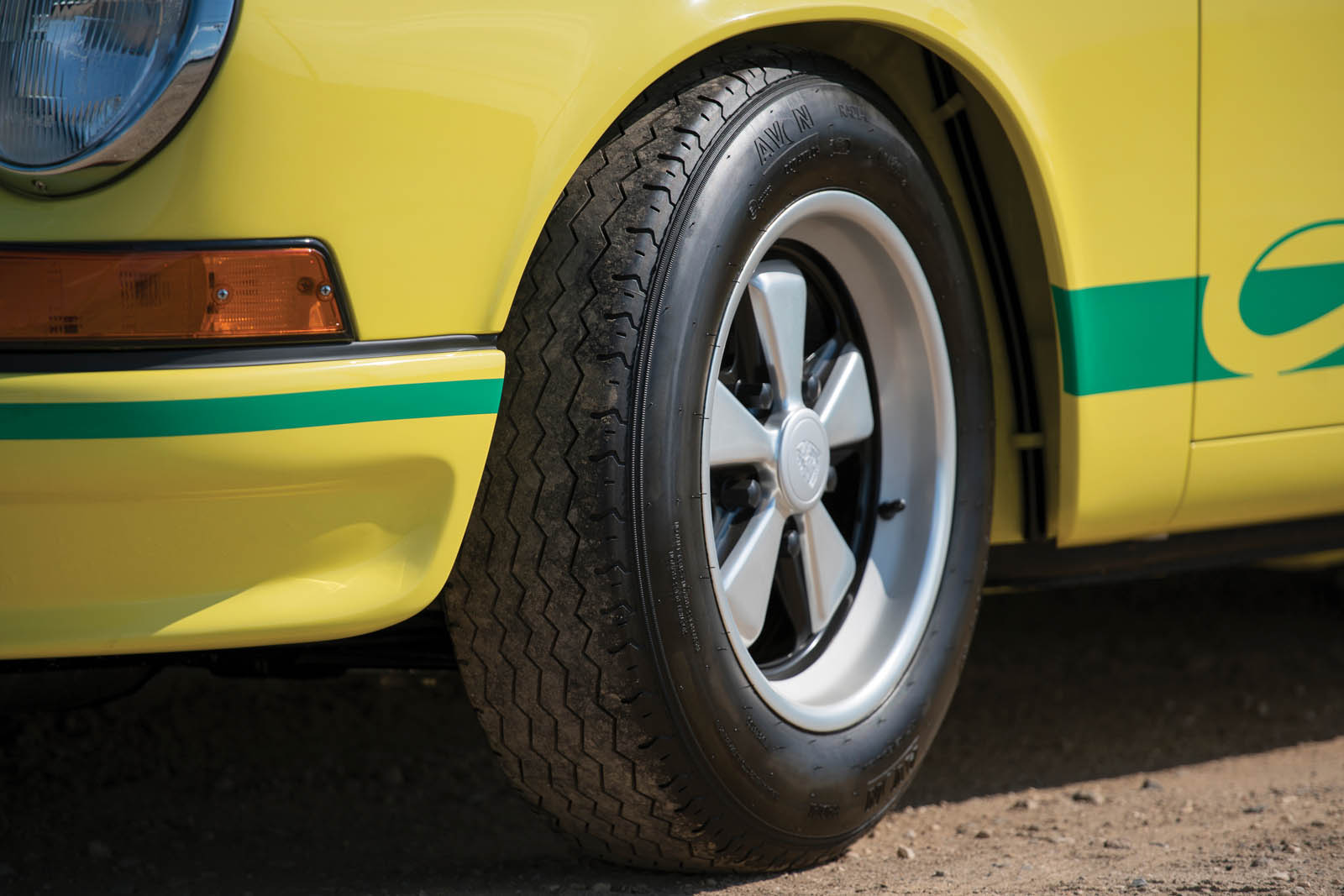 1973_Porsche_911_Carrera_RS_2.7_Lightweight_20