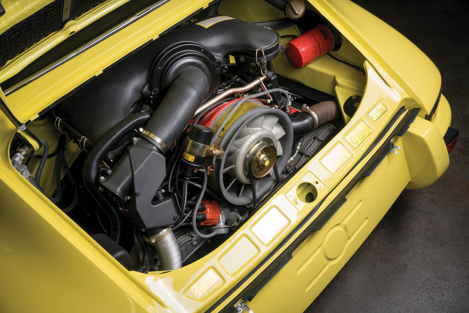 1973_Porsche_911_Carrera_RS_2.7_Lightweight_21