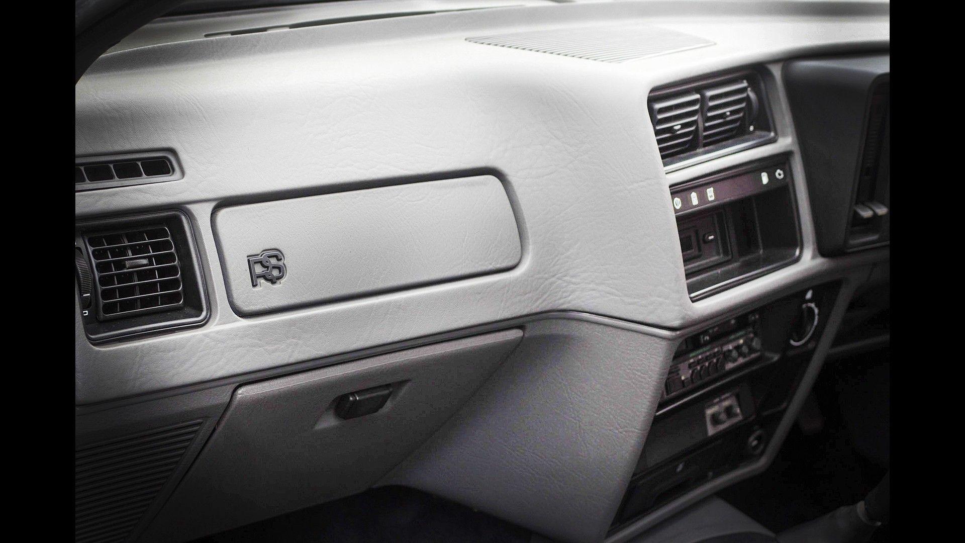 1987_Ford_Sierra_Cosworth_RS500_16