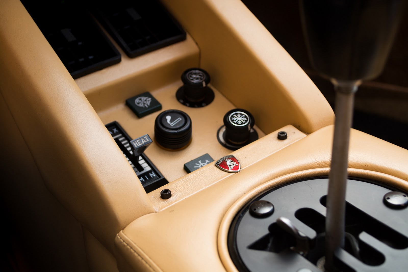 1987_Lamborghini_Countach_5000_QV_auction_14