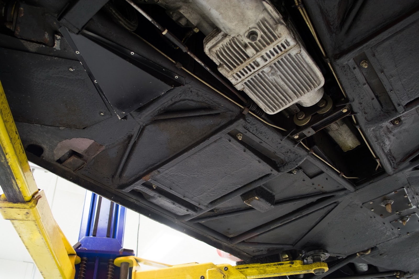 1987_Lamborghini_Countach_5000_QV_auction_31