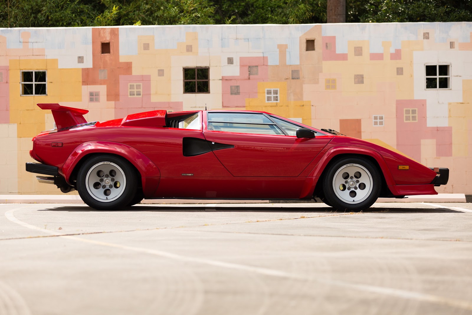 1987_Lamborghini_Countach_5000_QV_auction_57