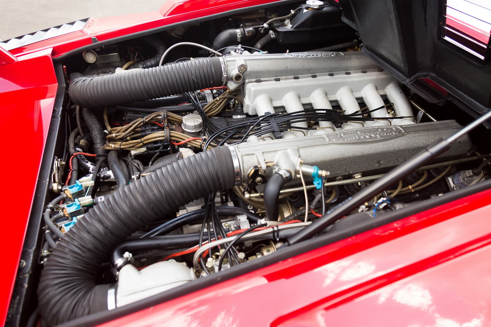 1987_Lamborghini_Countach_5000_QV_auction_65