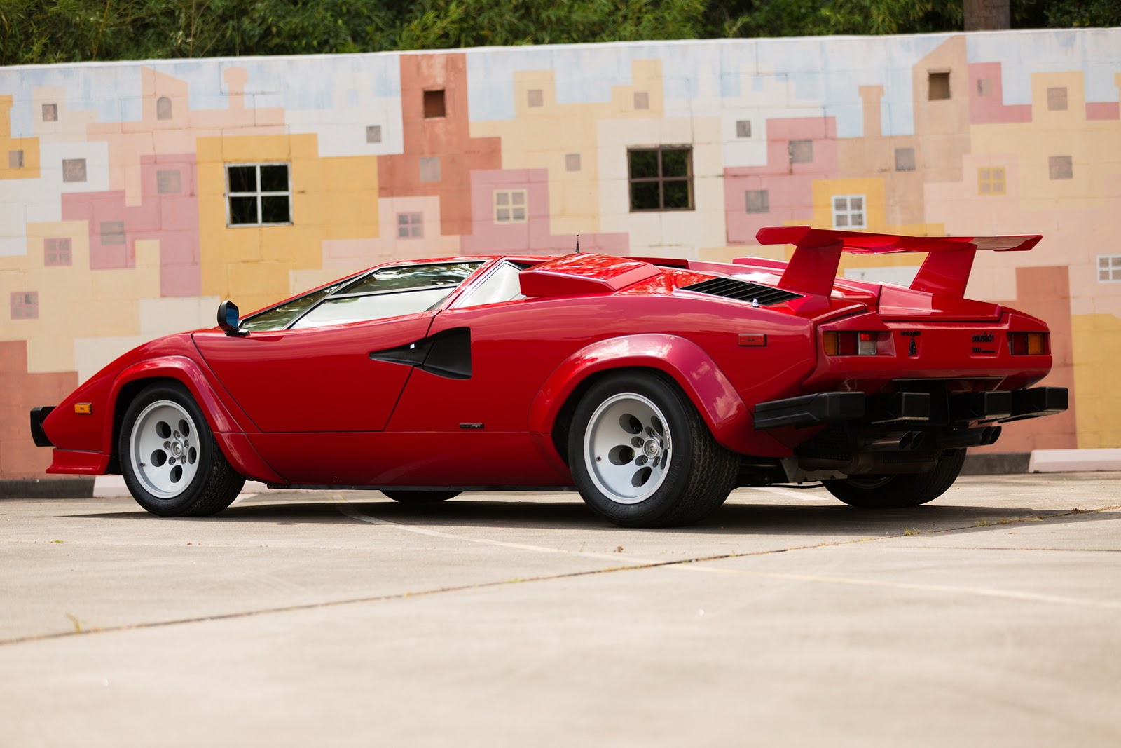1987_Lamborghini_Countach_5000_QV_auction_74