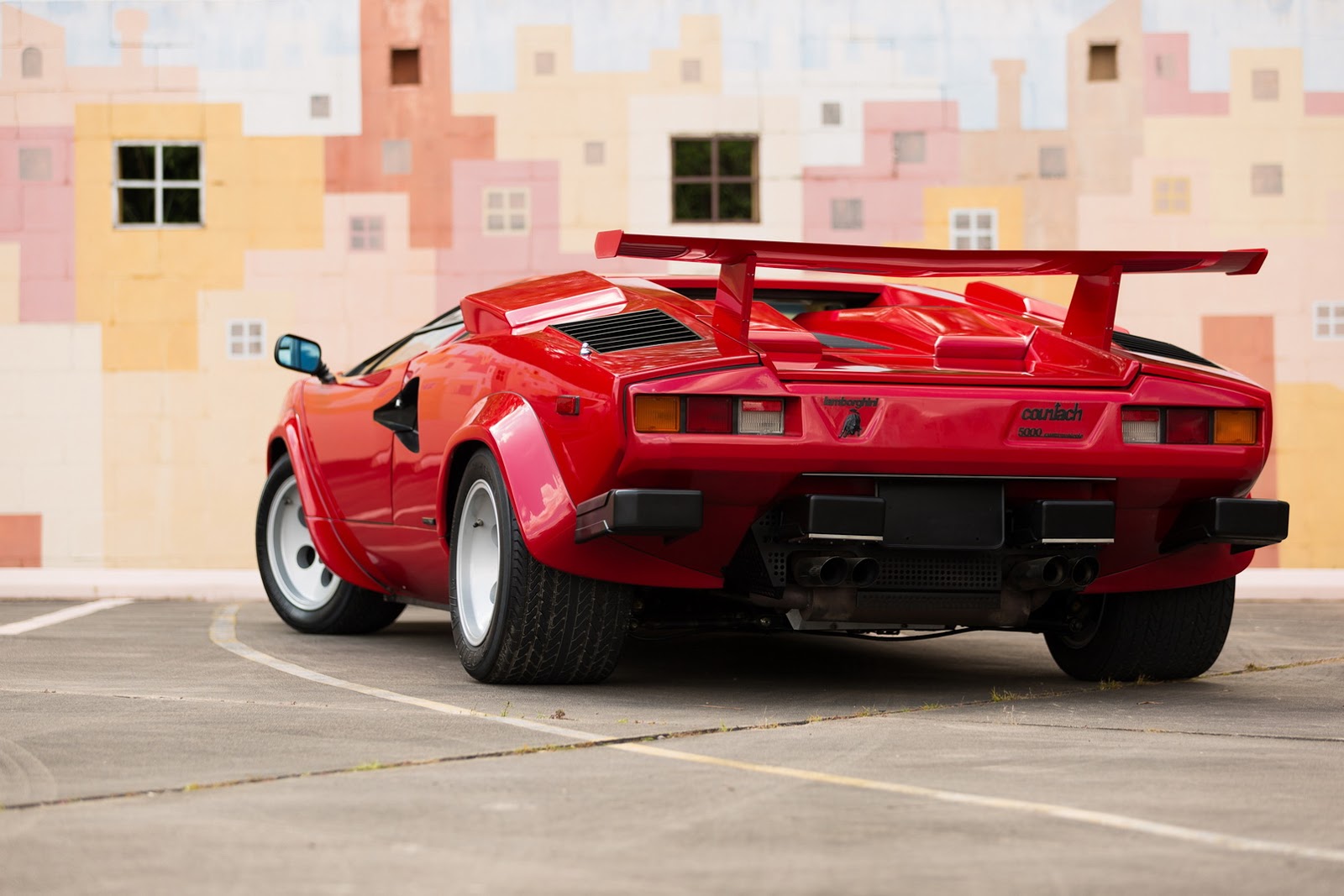 1987_Lamborghini_Countach_5000_QV_auction_75