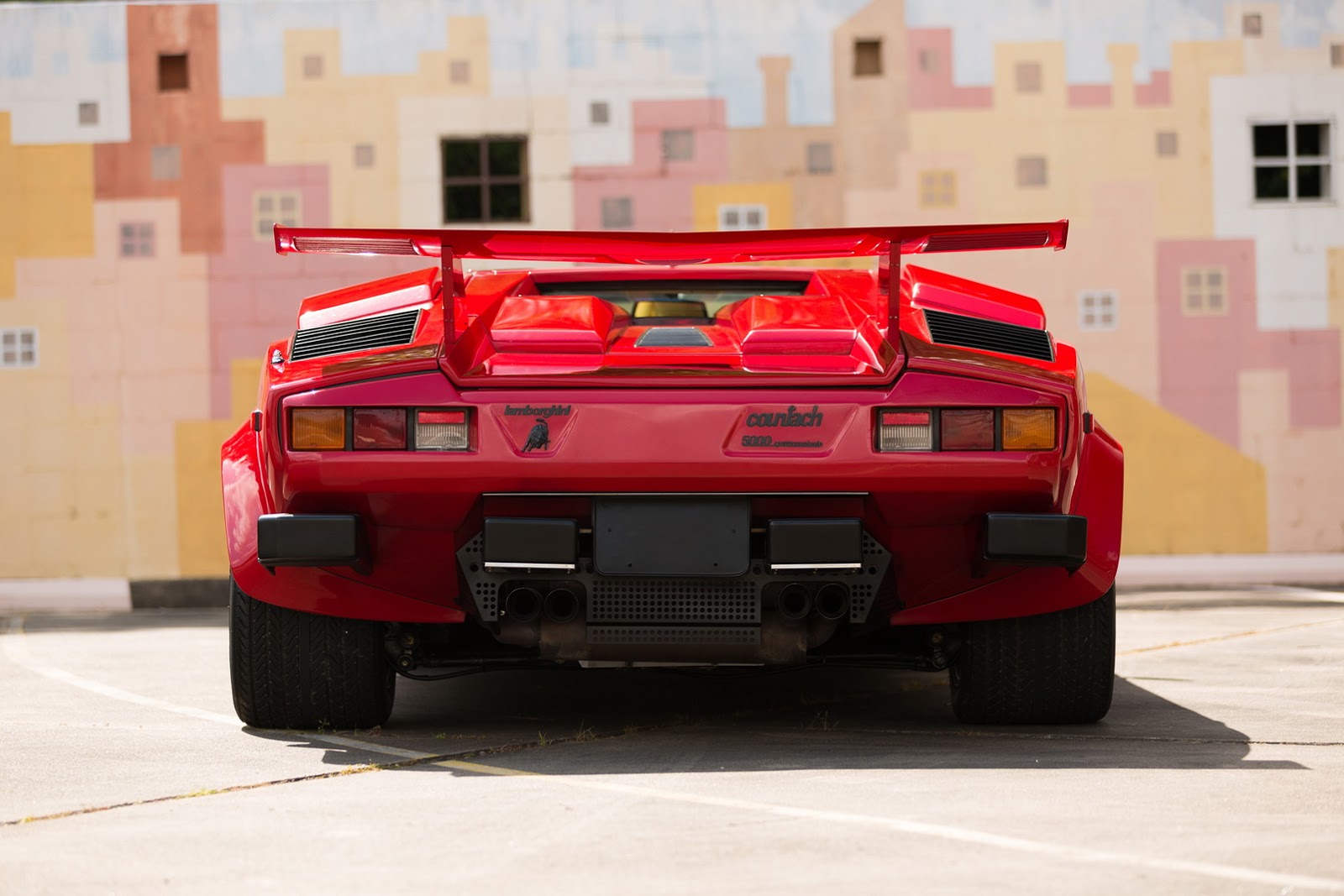 1987_Lamborghini_Countach_5000_QV_auction_76