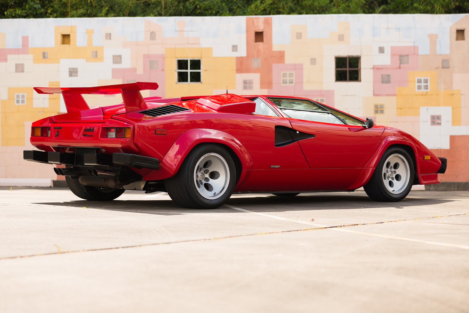 1987_Lamborghini_Countach_5000_QV_auction_77