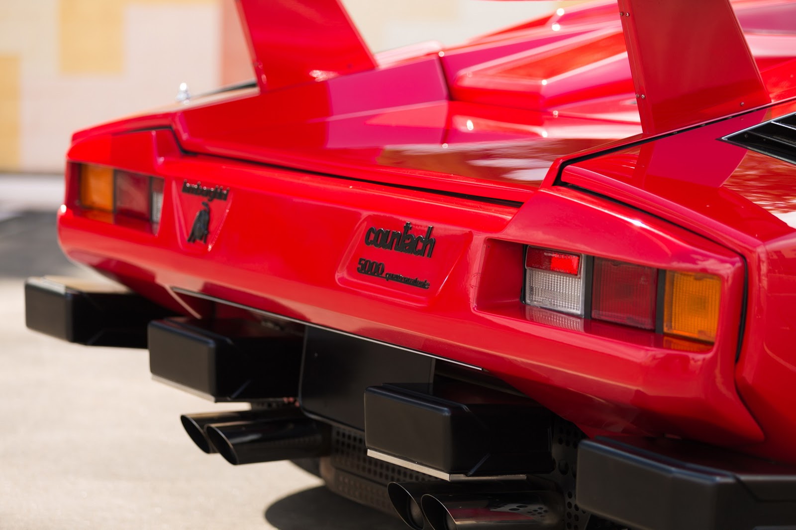 1987_Lamborghini_Countach_5000_QV_auction_78