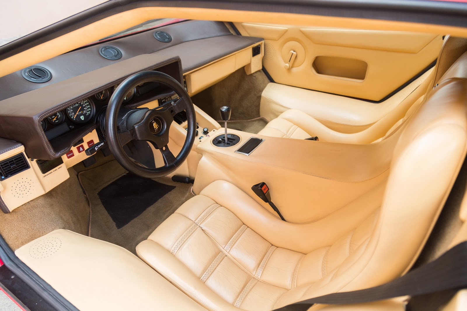 1987_Lamborghini_Countach_5000_QV_auction_82