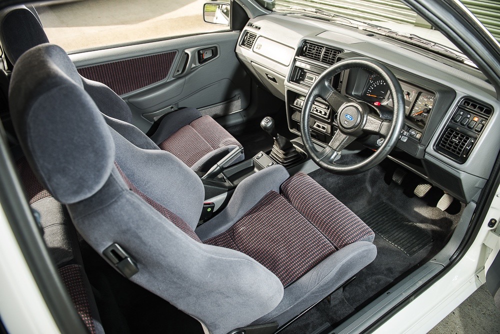 1988_Ford_Sierra_RS500_Cosworth_0003