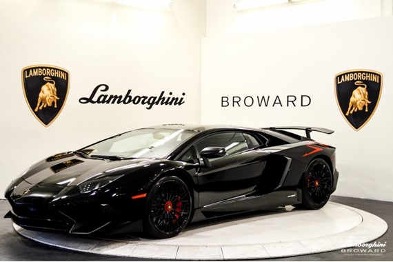 2016_Lamborghini_Aventador_SV_Roadster_04