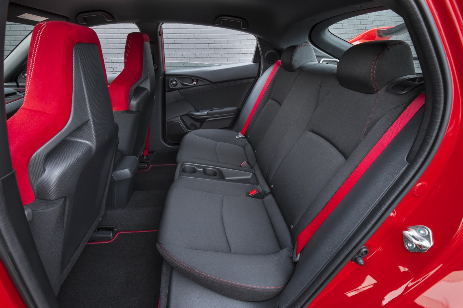 2017_Honda_Civic_Type_R_102