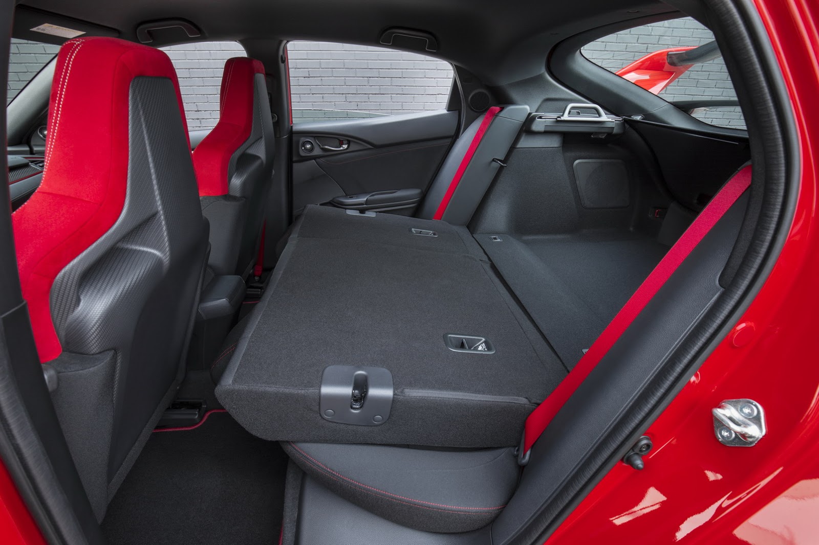 2017_Honda_Civic_Type_R_103
