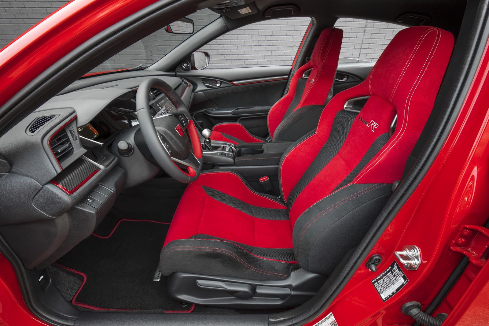 2017_Honda_Civic_Type_R_105