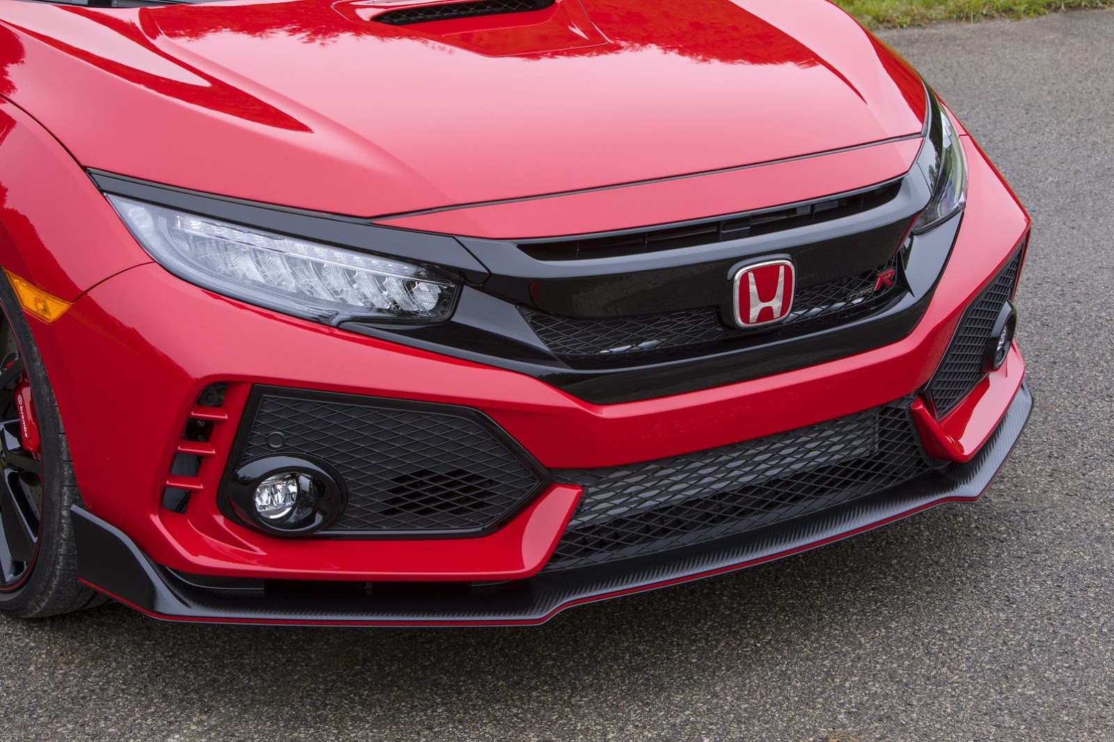 2017_Honda_Civic_Type_R_119
