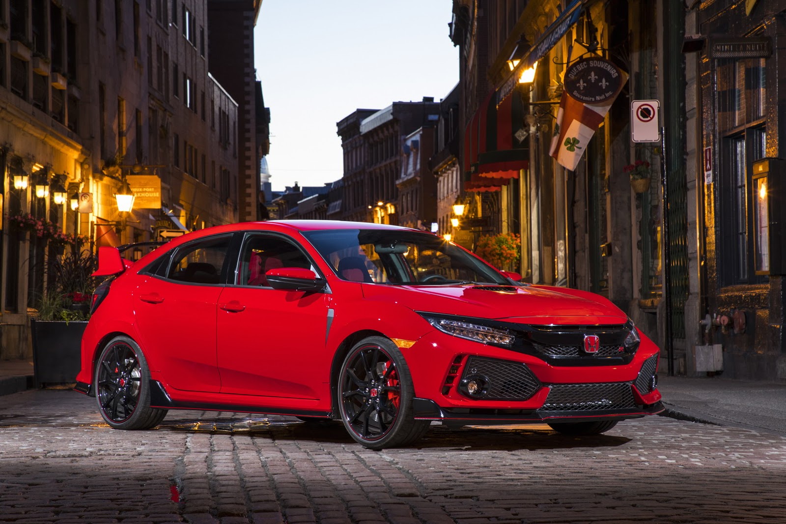 2017_Honda_Civic_Type_R_132