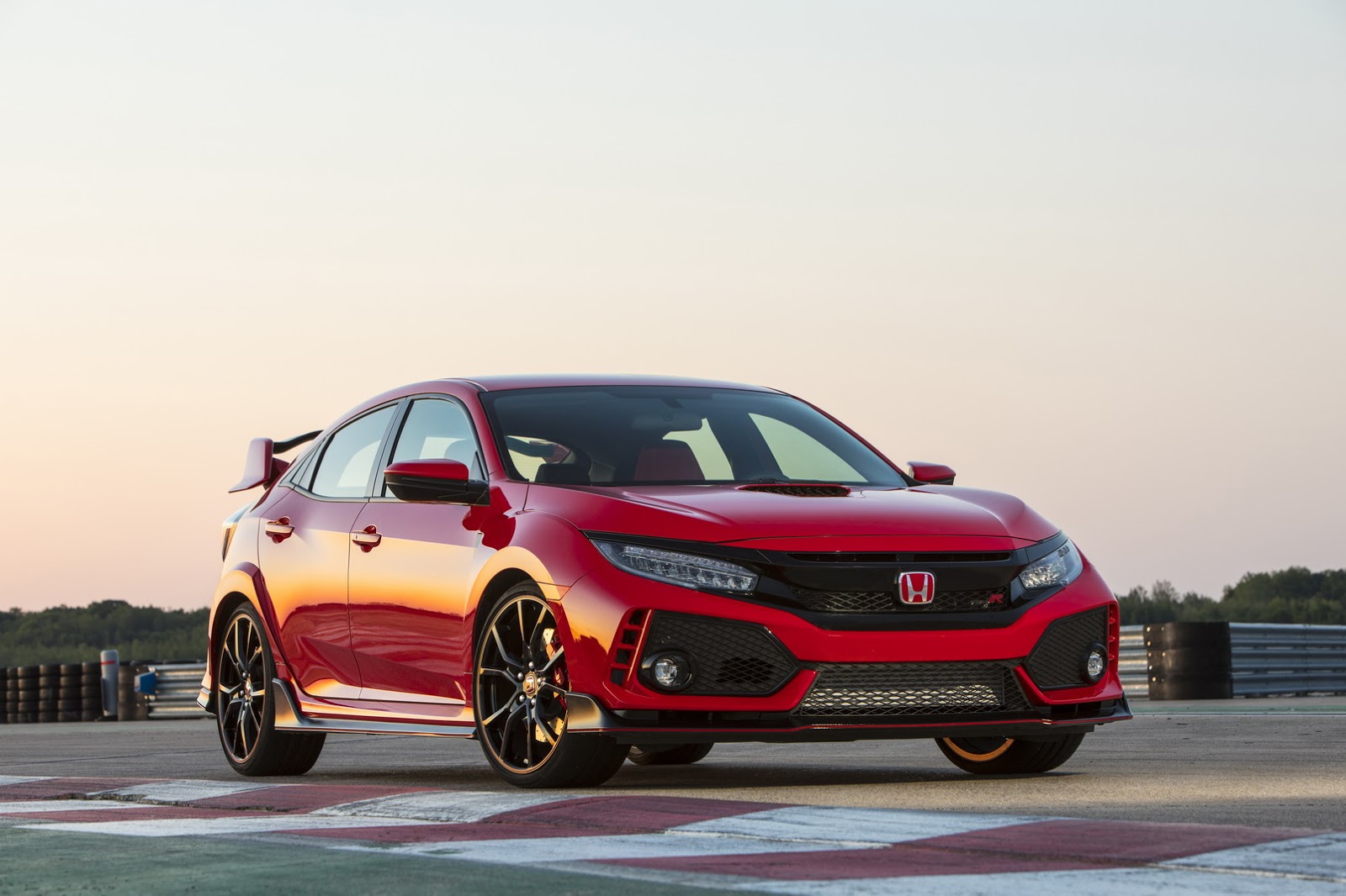 2017_Honda_Civic_Type_R_136