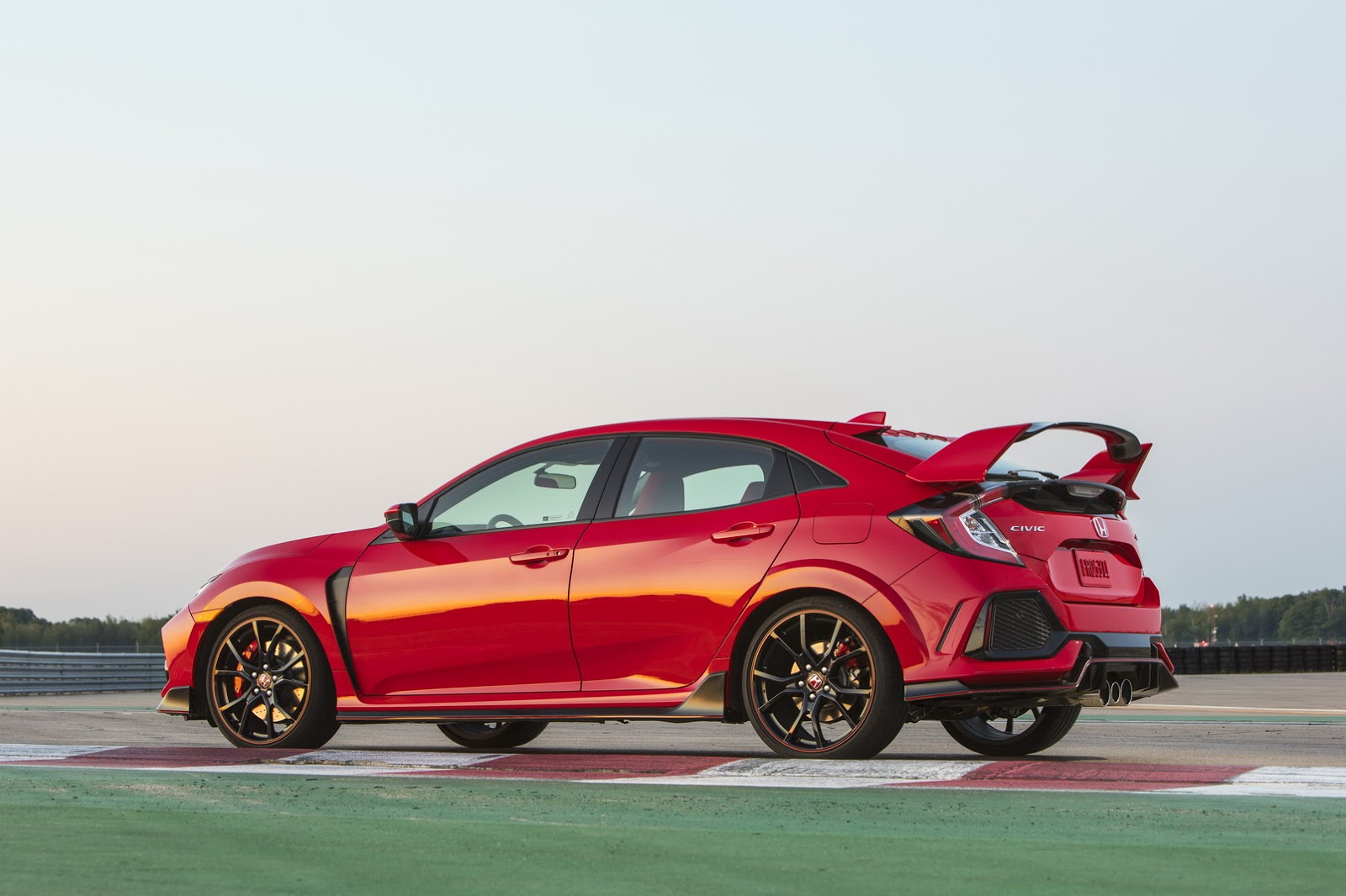 2017_Honda_Civic_Type_R_138