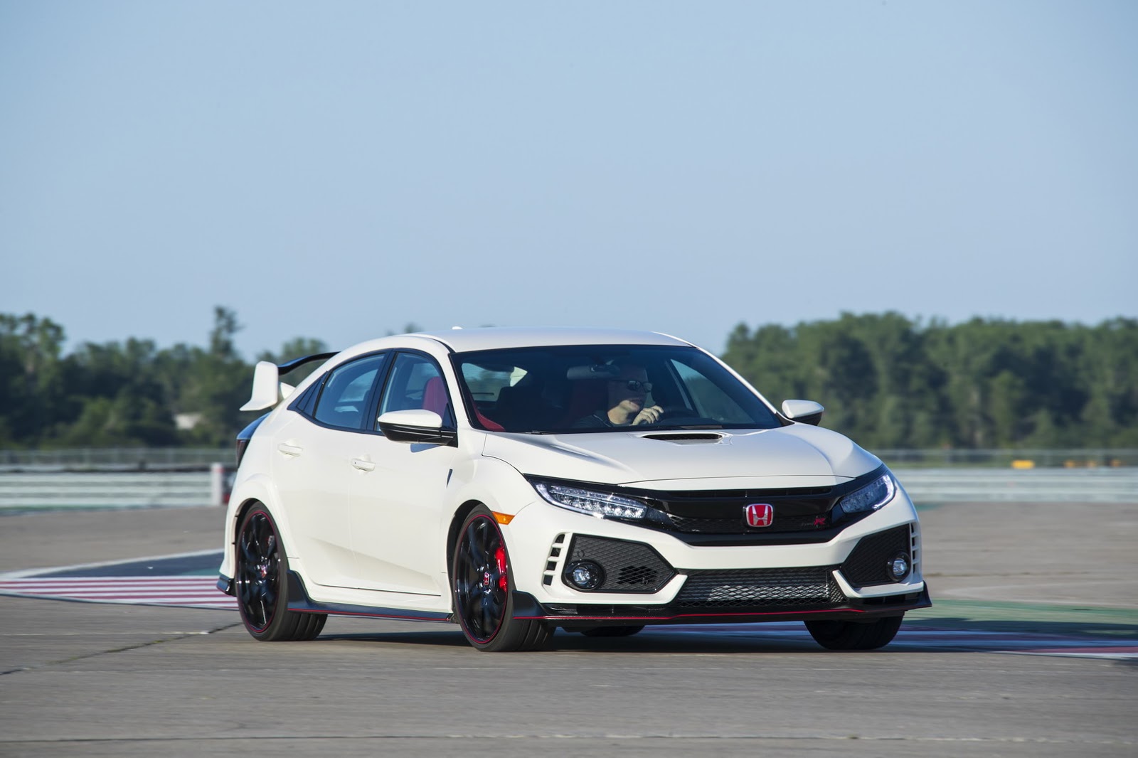 2017_Honda_Civic_Type_R_161