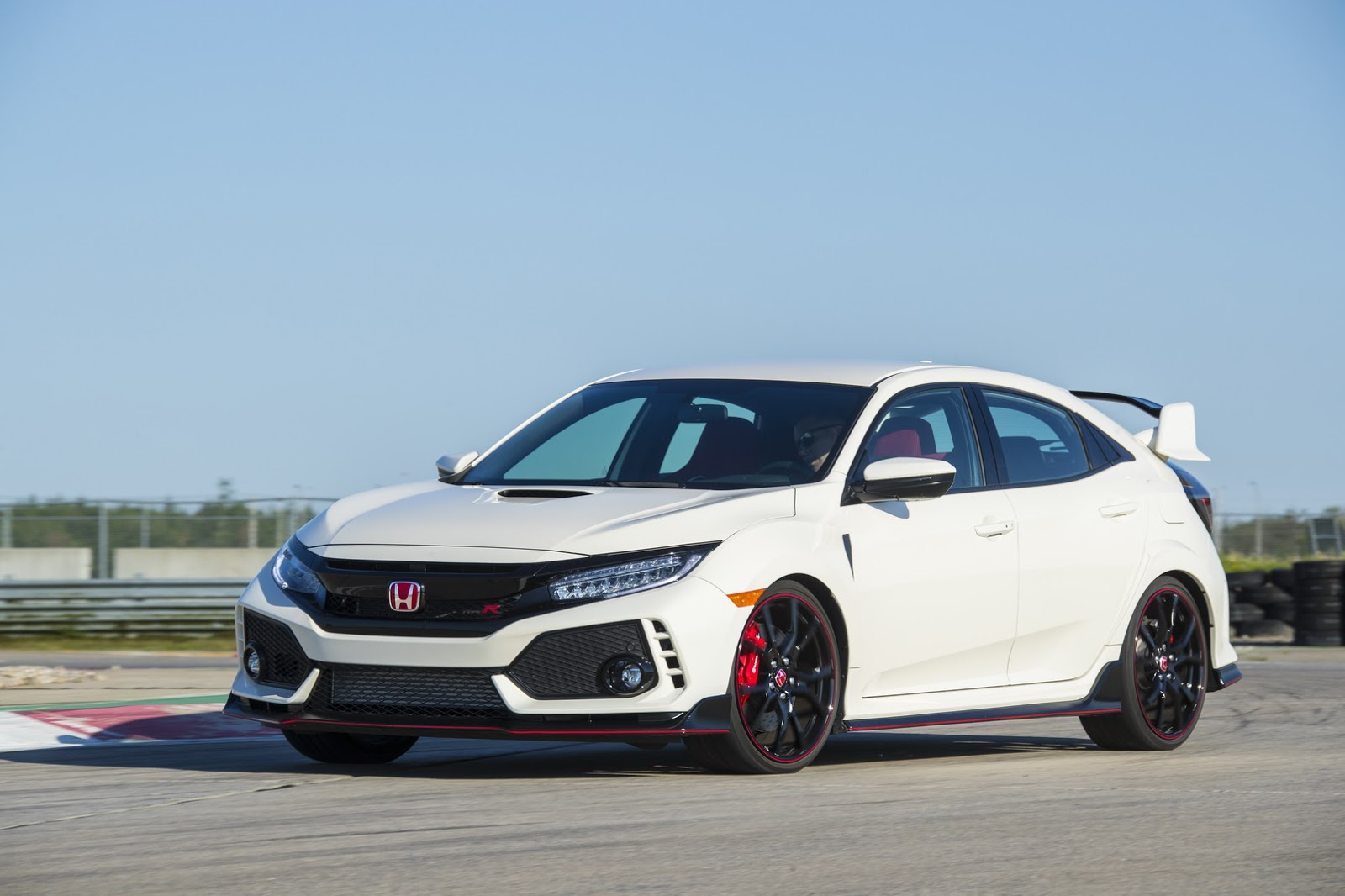 2017_Honda_Civic_Type_R_164