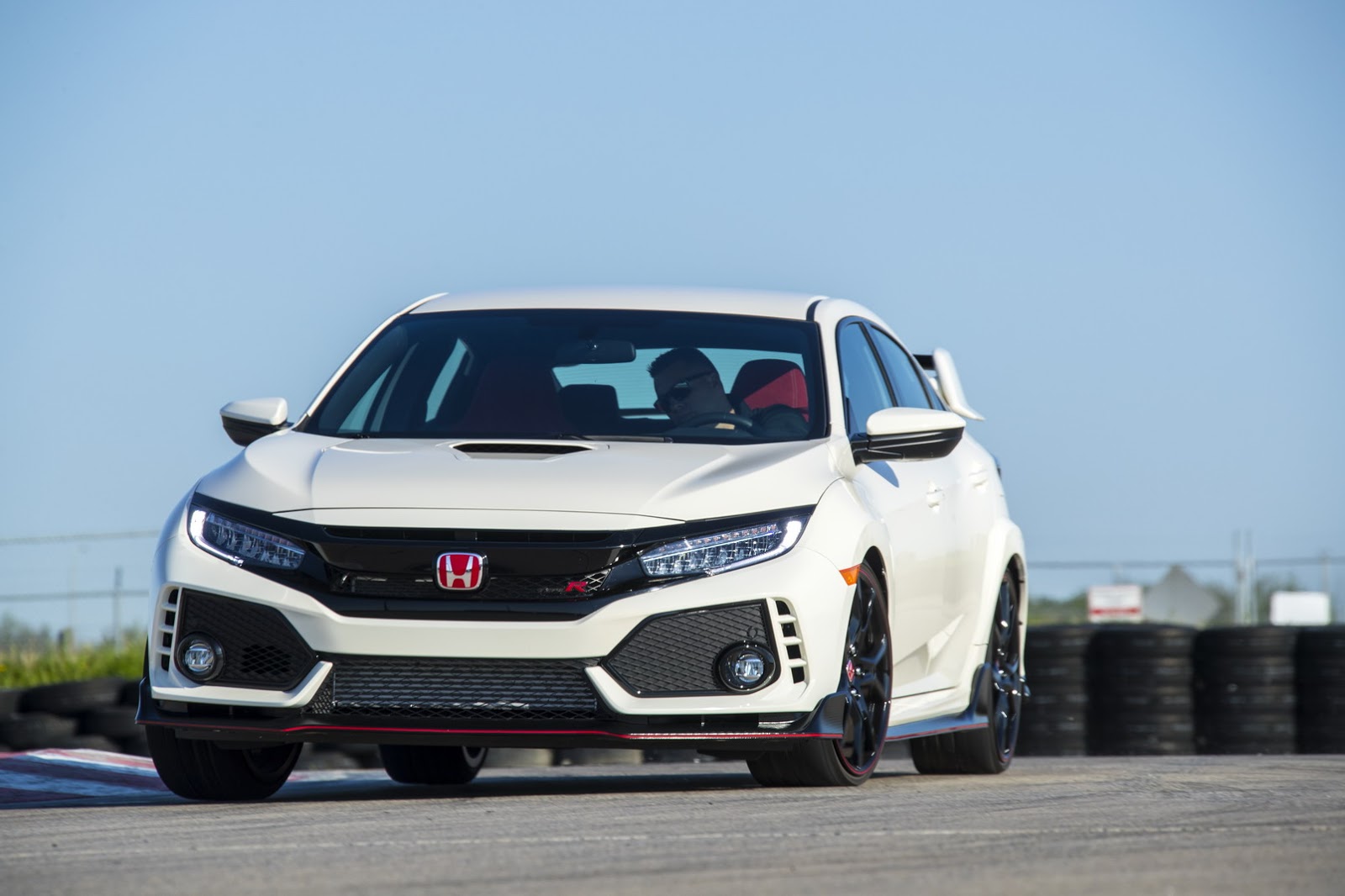 2017_Honda_Civic_Type_R_165