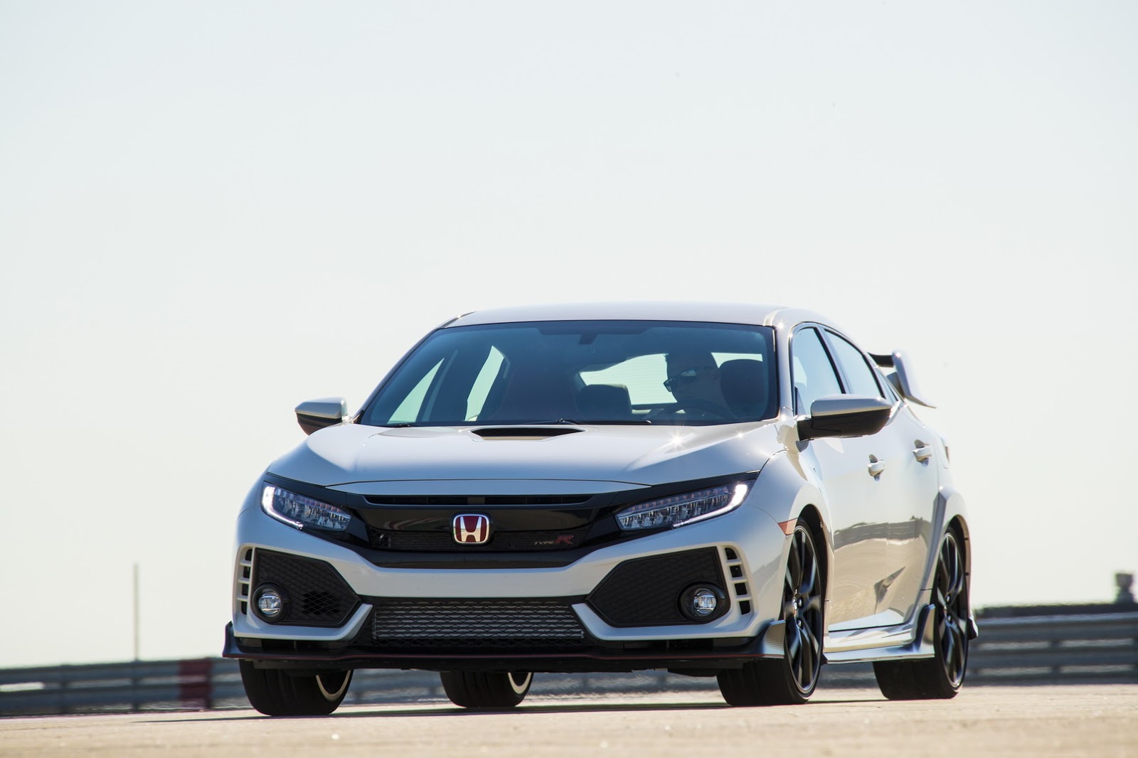 2017_Honda_Civic_Type_R_167