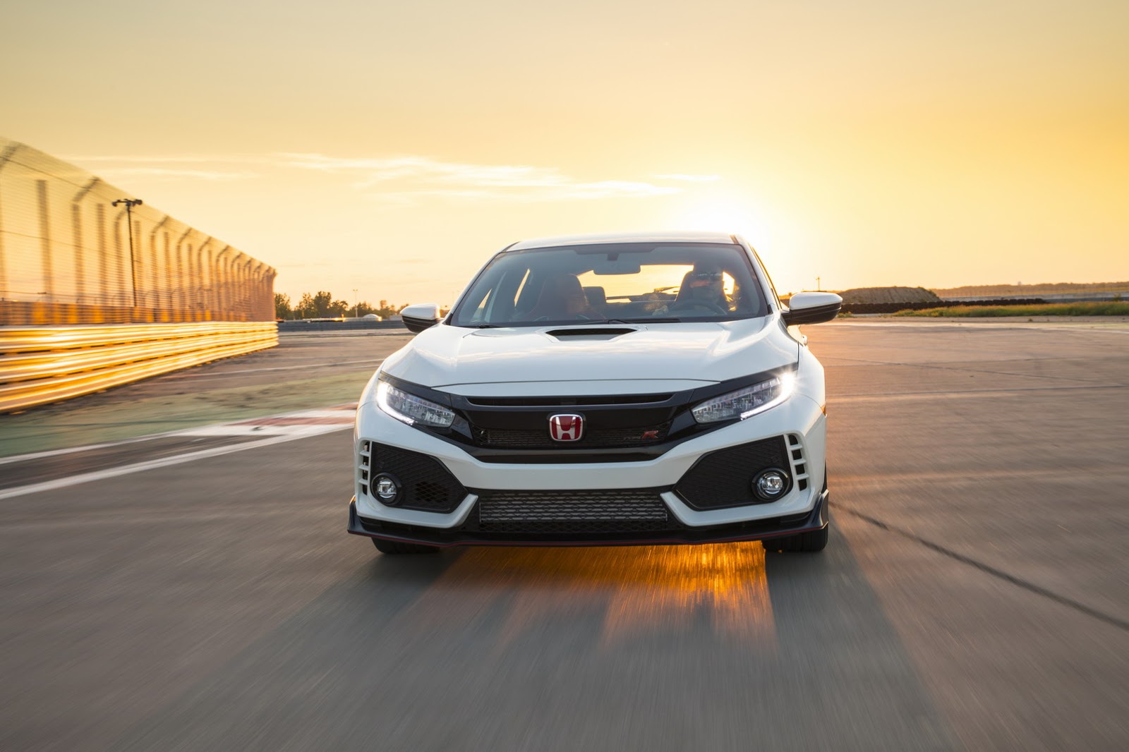 2017_Honda_Civic_Type_R_168