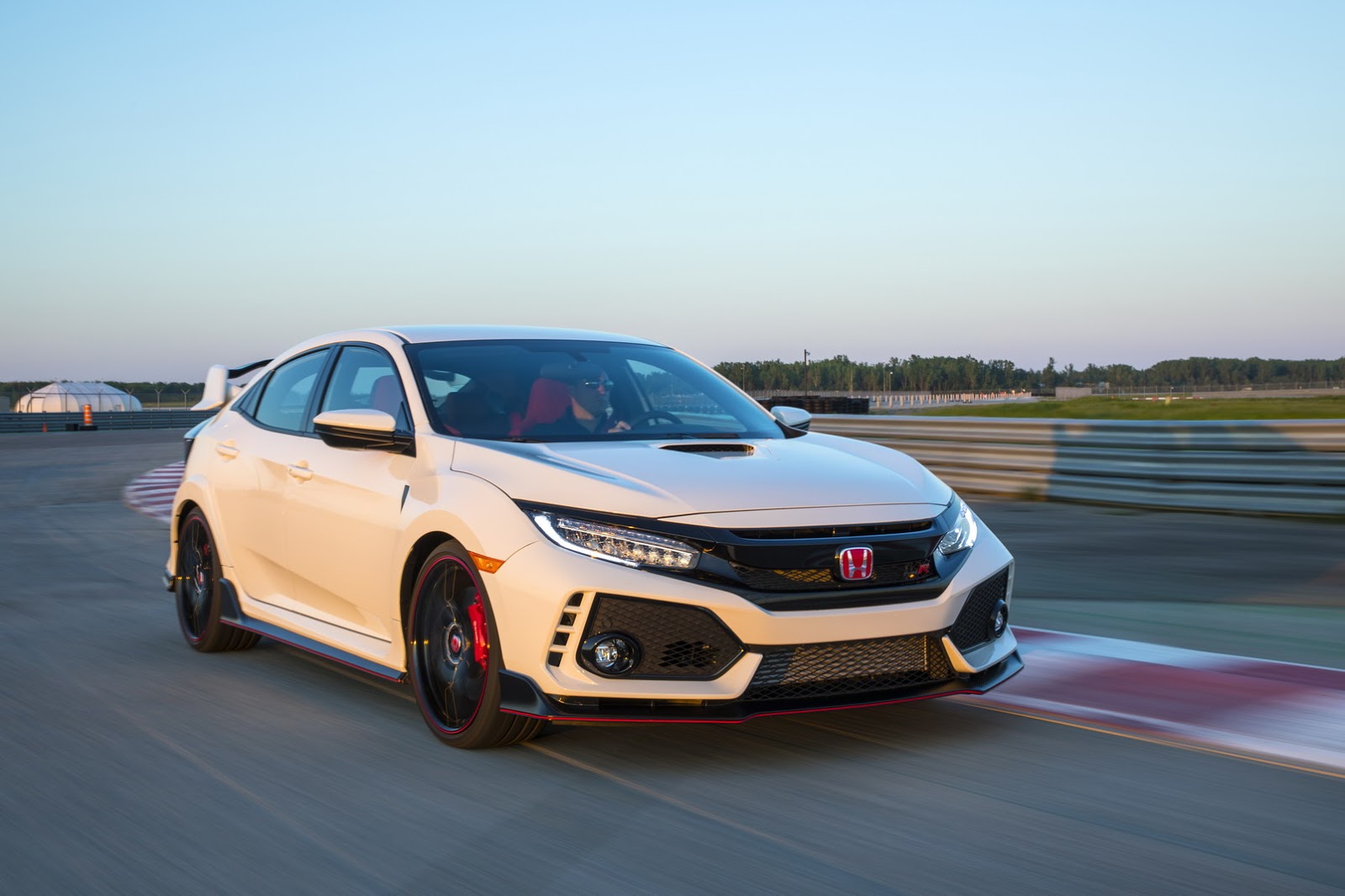 2017_Honda_Civic_Type_R_169
