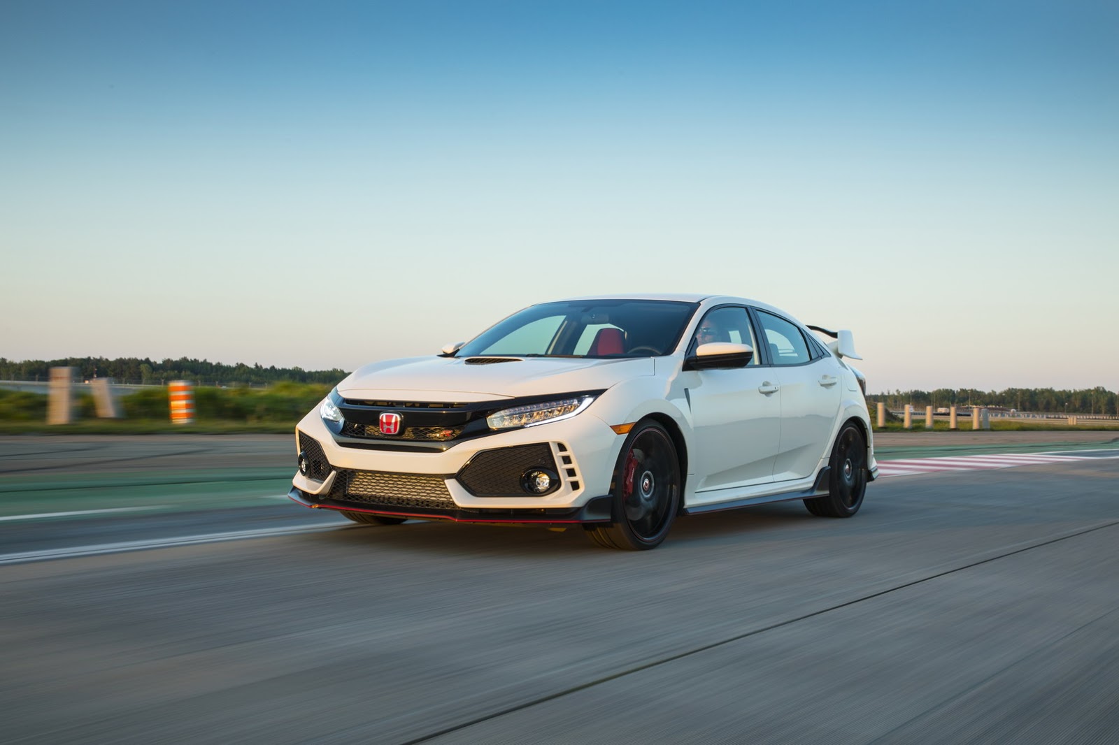 2017_Honda_Civic_Type_R_170