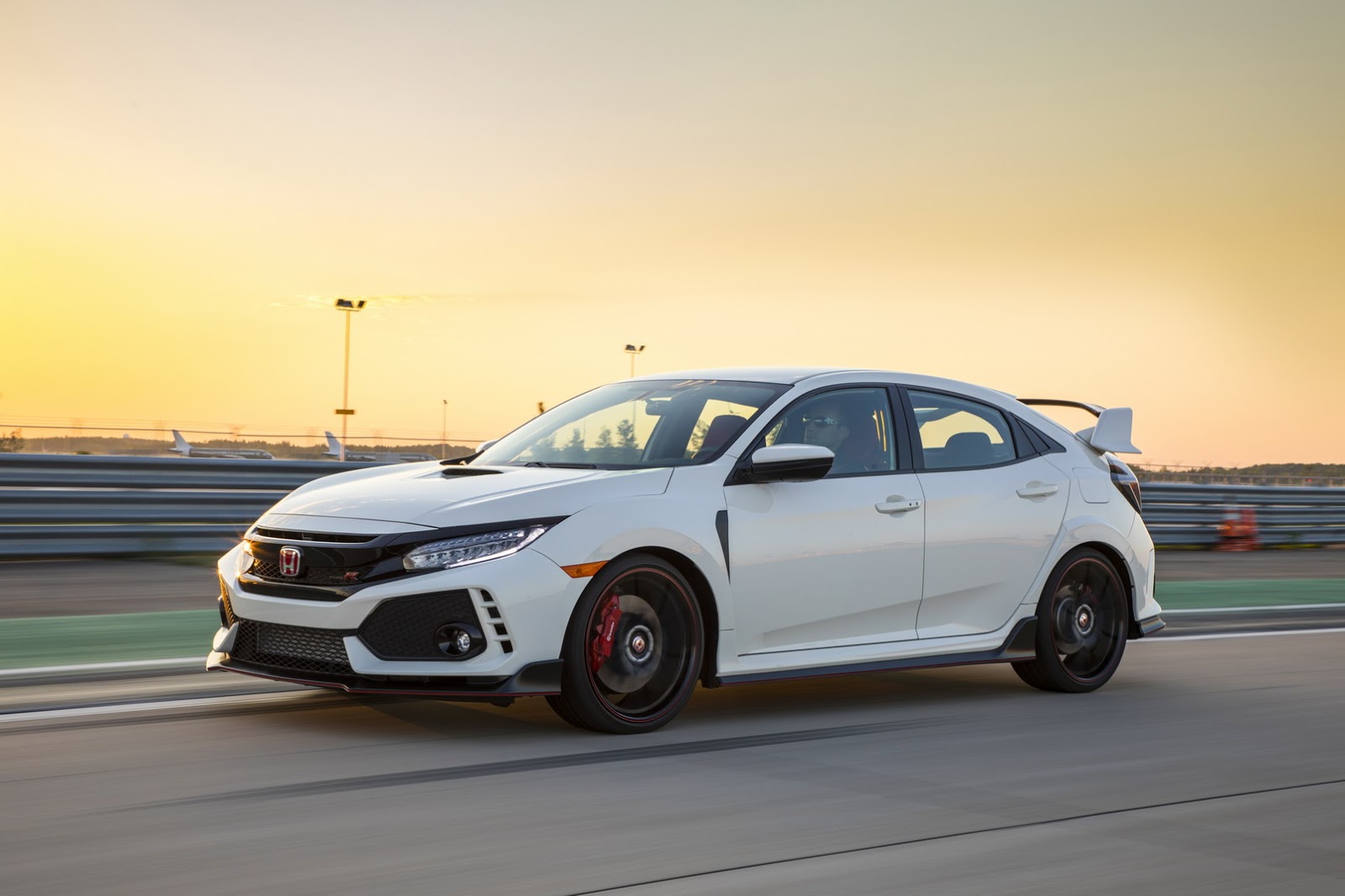 2017_Honda_Civic_Type_R_171