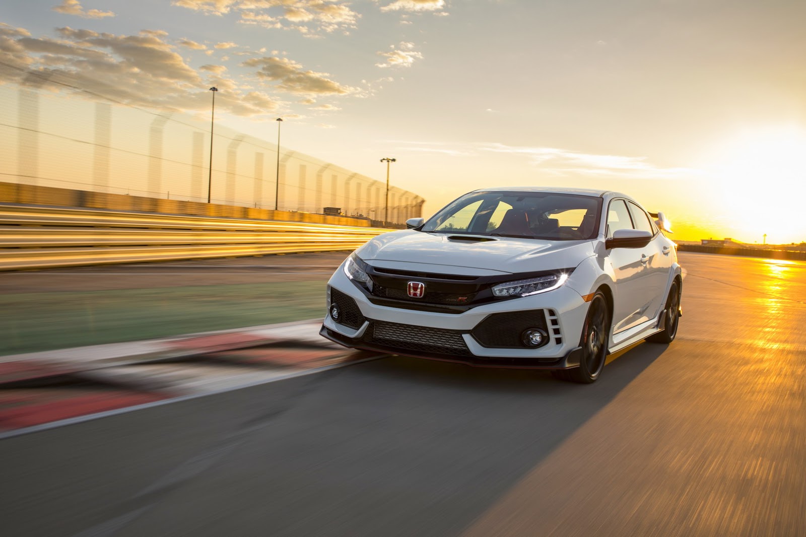 2017_Honda_Civic_Type_R_172