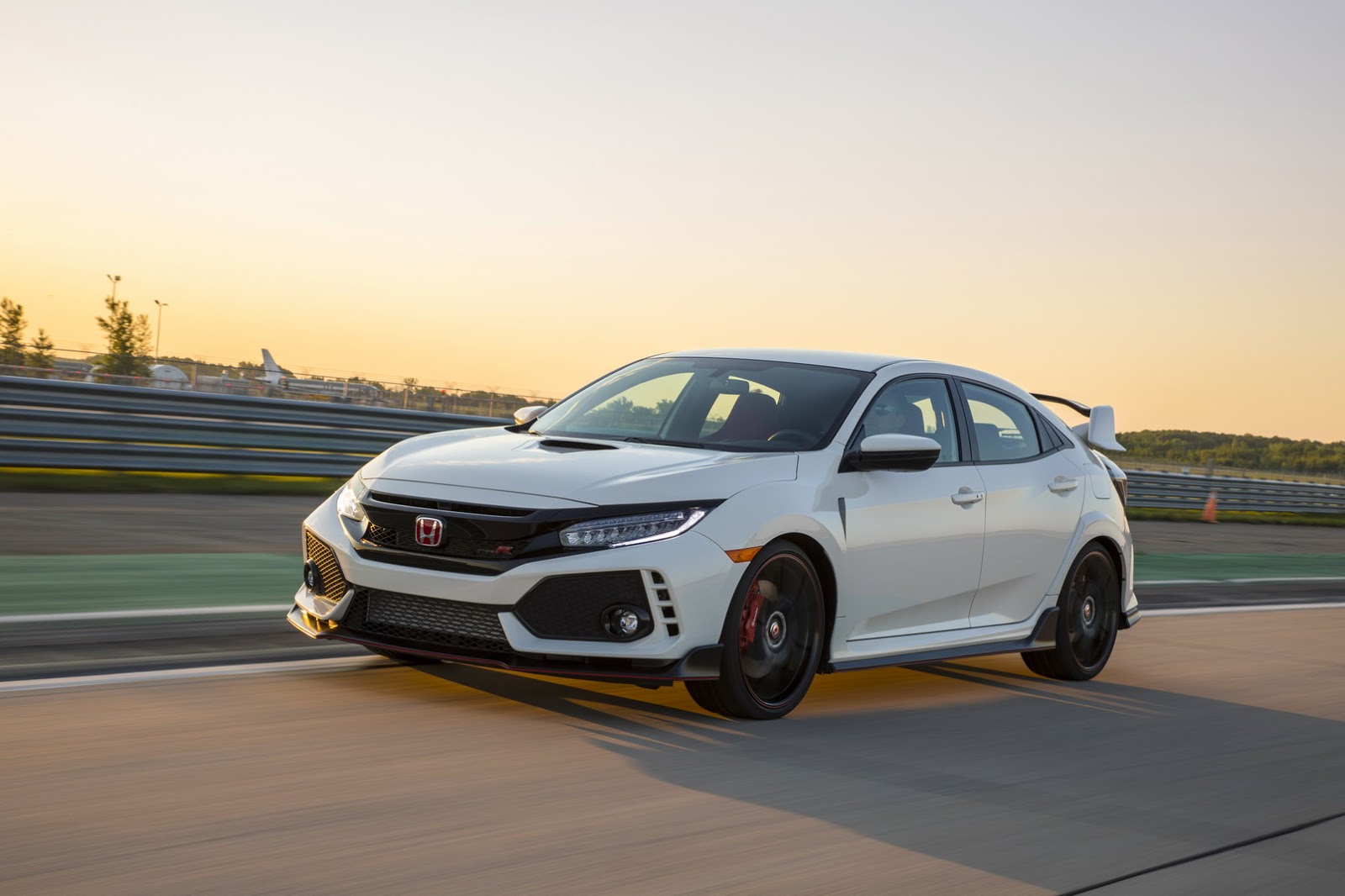 2017_Honda_Civic_Type_R_174