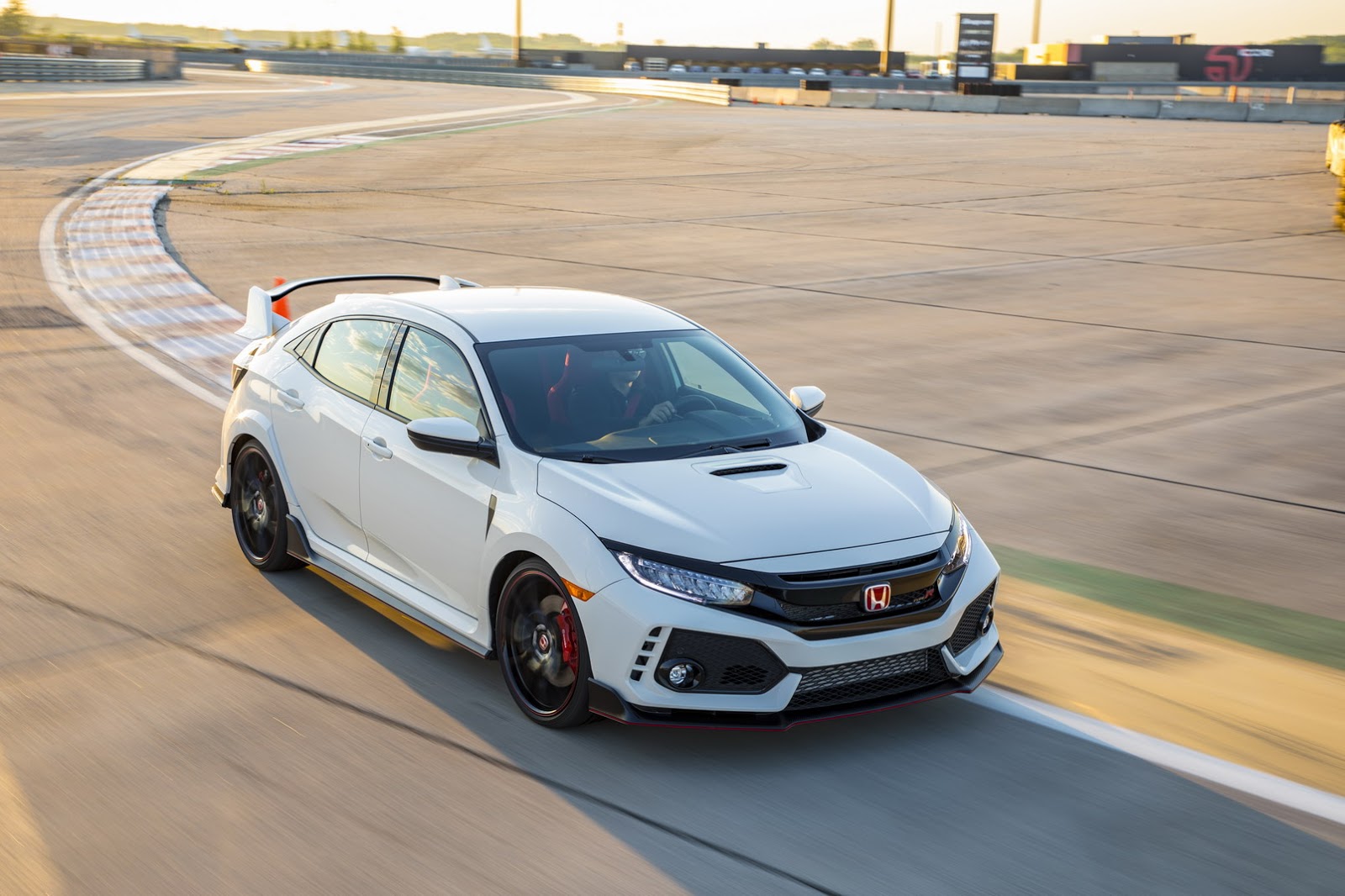 2017_Honda_Civic_Type_R_177