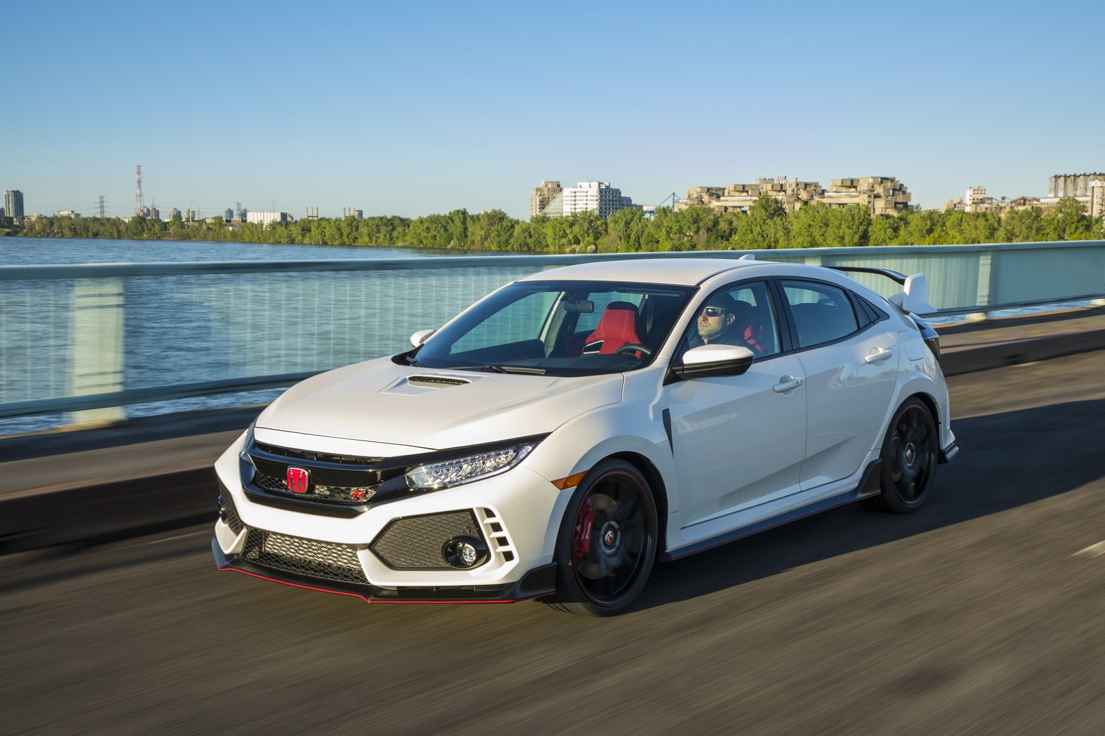 2017_Honda_Civic_Type_R_183