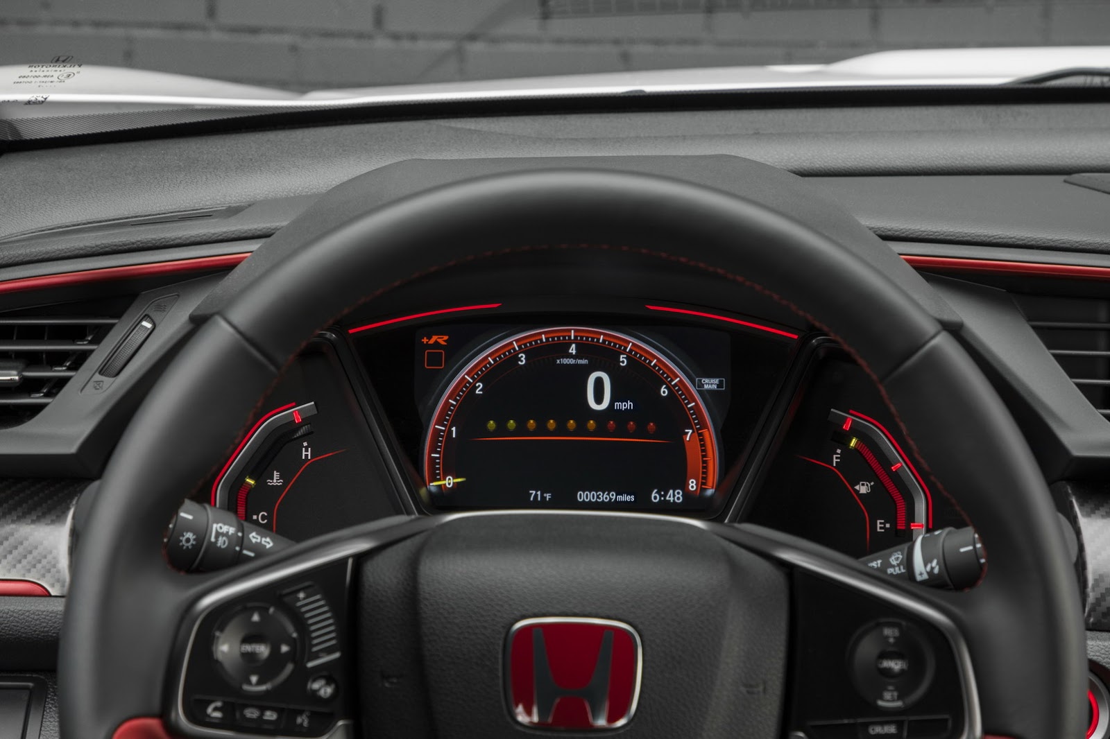 2017_Honda_Civic_Type_R_19